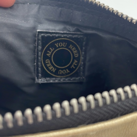 Nordstrom ‘All You Need’ Cosmetic Case - NWT - Picture 5 of 6